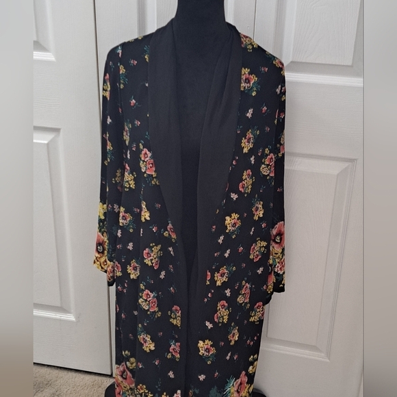 Kaii Los Angeles Floral Duster / Open Robe  Size S - Picture 1 of 11